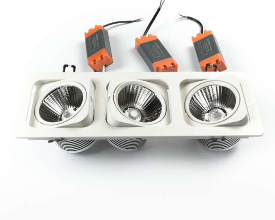 Светильник точечный карданный L6129BACOB-3x15W фото 3